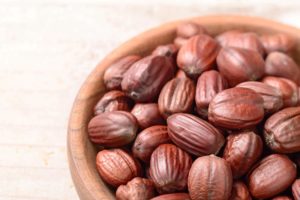 Top 5 Benefits of Jojoba Oil for Skin